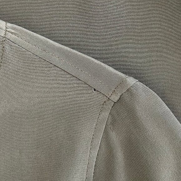 Meera Brooke Silk Short Sleeve Tee Olive Size S - Picture 5 of 7